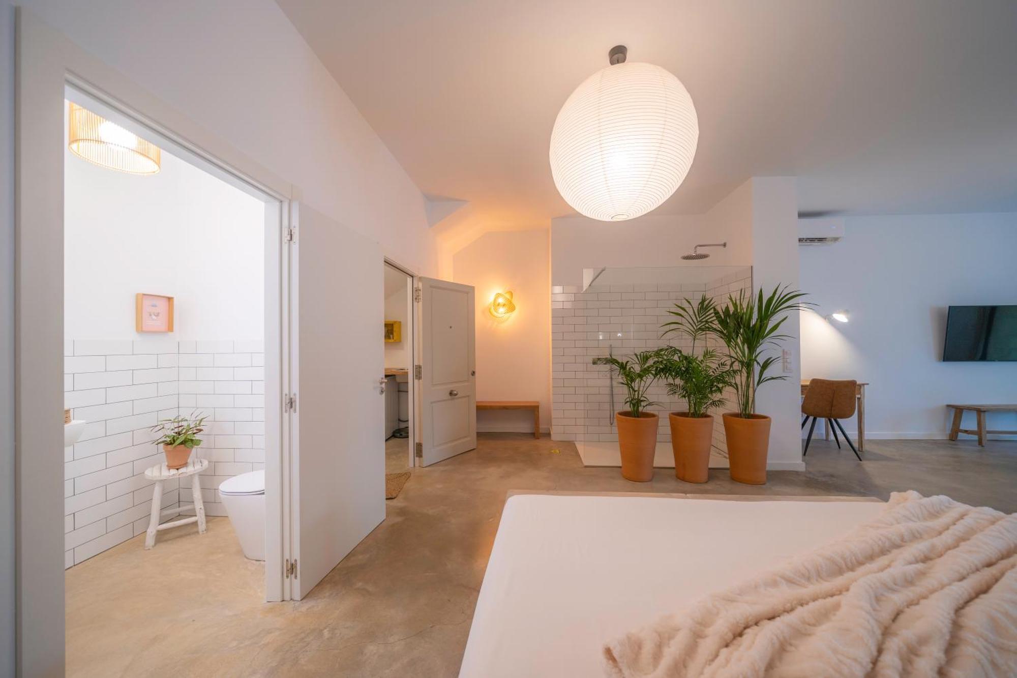Апартаменты Loft Con Piscina Climatizada De Agua Salada Y Parking En El Centro De Figueres Фигерас Номер фото