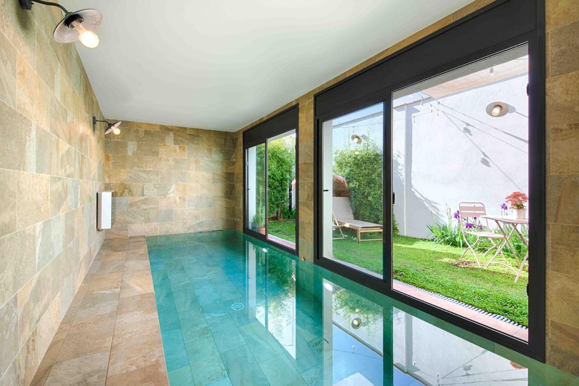 Апартаменты Loft Con Piscina Climatizada De Agua Salada Y Parking En El Centro De Figueres Фигерас Экстерьер фото