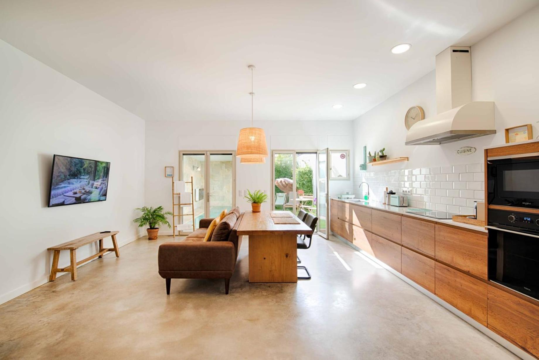 Апартаменты Loft Con Piscina Climatizada De Agua Salada Y Parking En El Centro De Figueres Фигерас Экстерьер фото