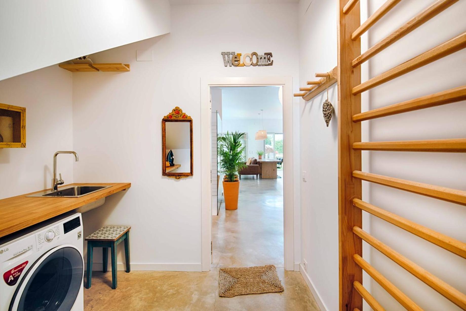 Апартаменты Loft Con Piscina Climatizada De Agua Salada Y Parking En El Centro De Figueres Фигерас Экстерьер фото